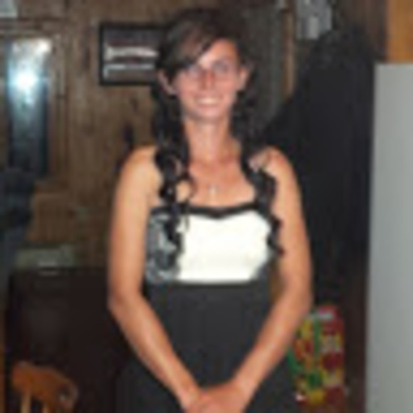 Meet your Posher, Stephanie - Picture 1 of 1